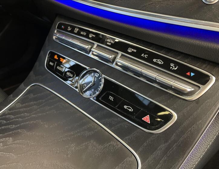 Mercedes-Benz Třídy E 19