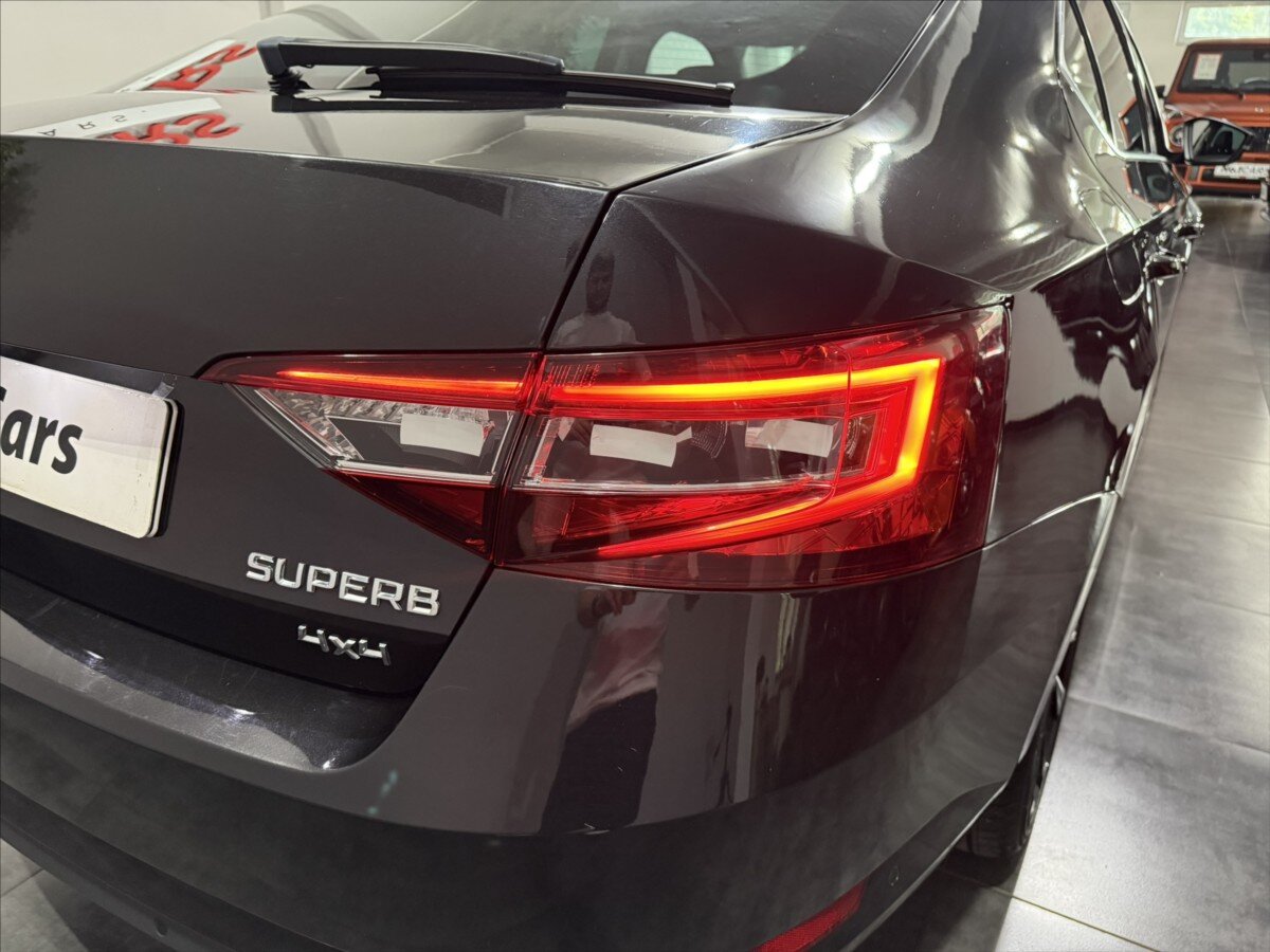 Škoda Superb Sedan / Limuzína 2,0 l 206 kw