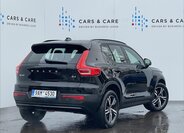 Volvo XC40 SUV / Terénní 2,0 l 145 kw