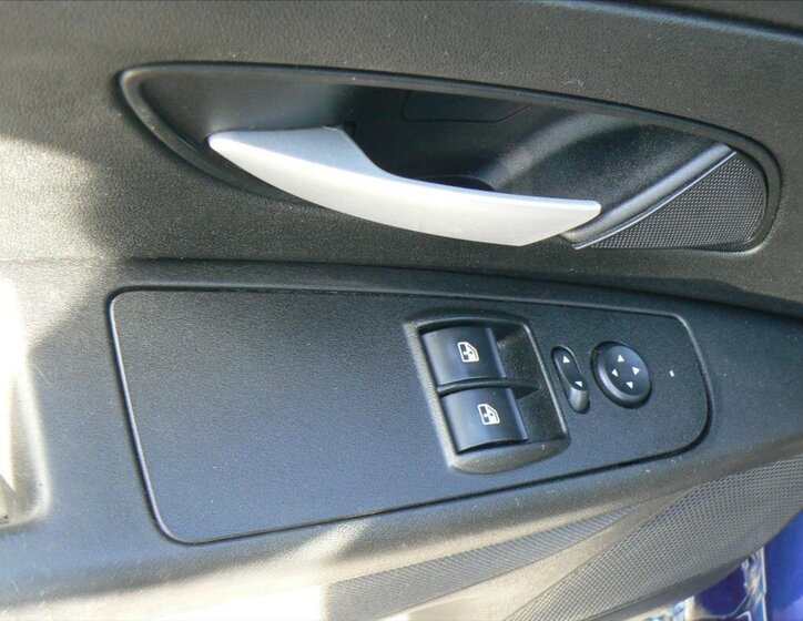 Fiat Linea Sedan 1,4 l 88 kw