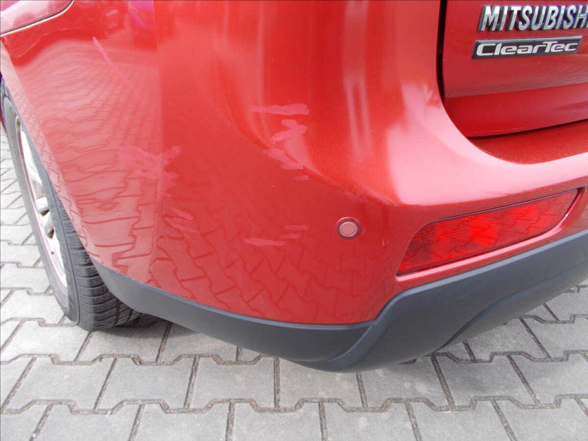 Mitsubishi Outlander SUV / Terénní 2,0 l 110 kw