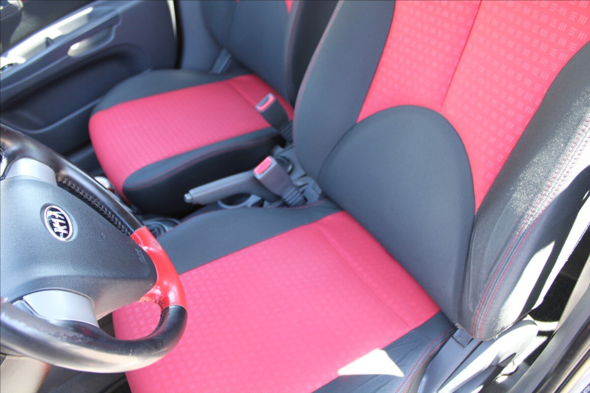 KIA Rio Sedan / Limuzína 1,4 l 71 kw