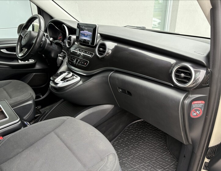 Mercedes-Benz Třídy V 29