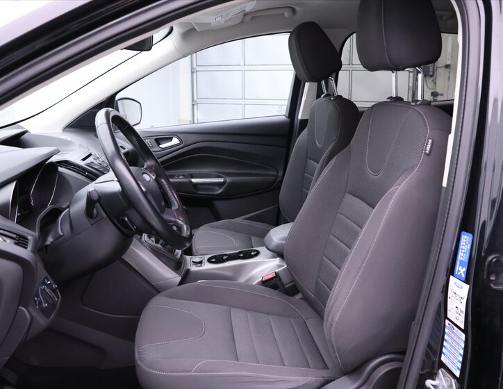 Ford Kuga SUV / Terénní 2,0 l 103 kw