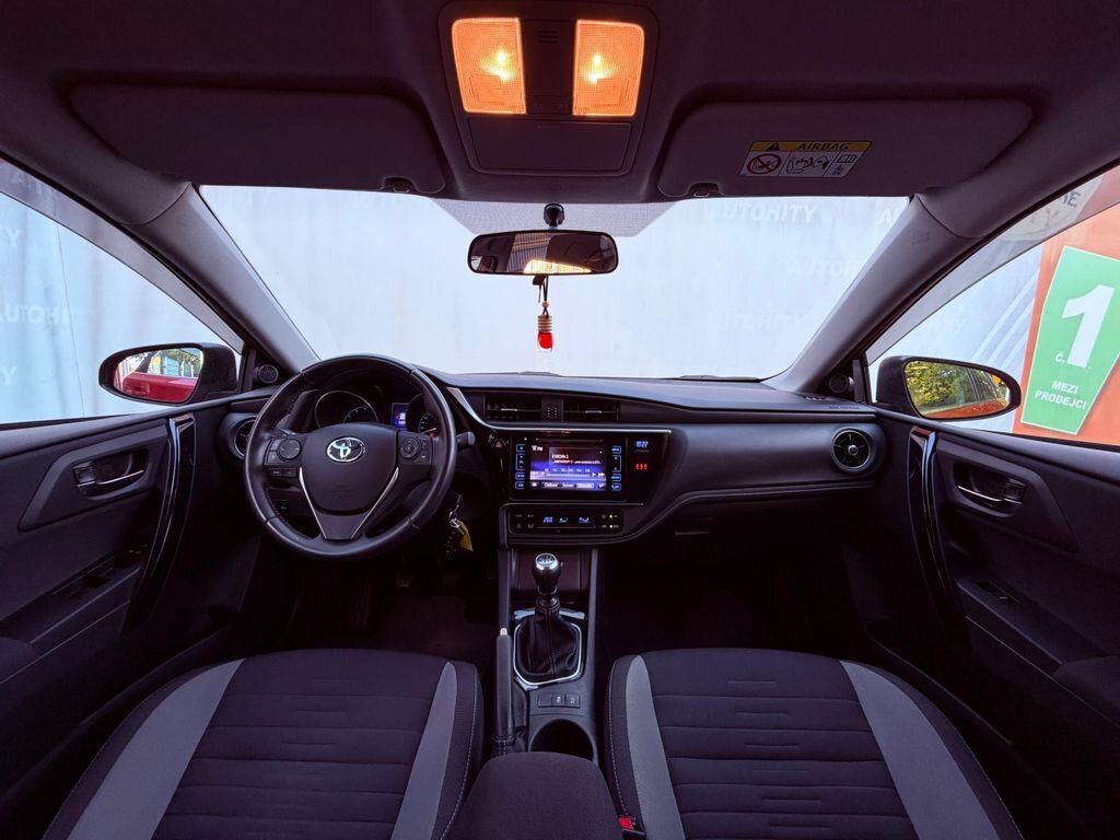 Toyota Auris Kombi 1,2 l 86 kw