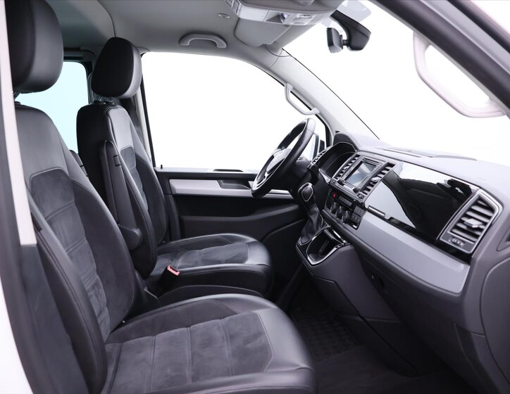 Volkswagen Multivan 13