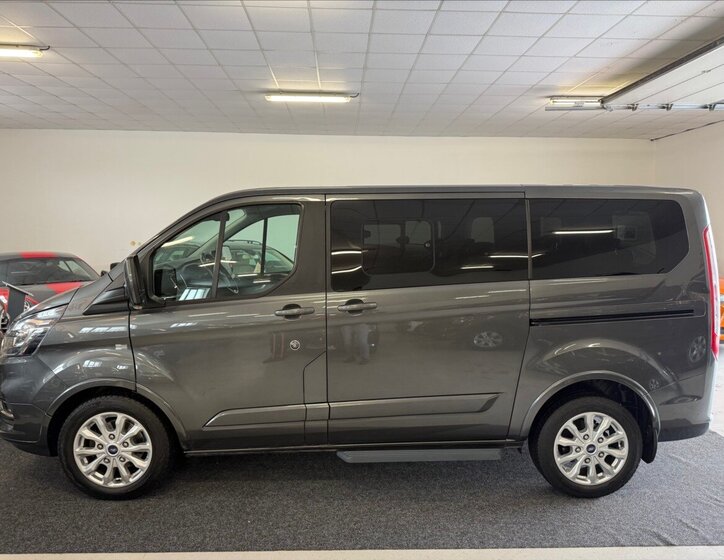 Ford Tourneo Custom MPV 2,0 l 96 kw