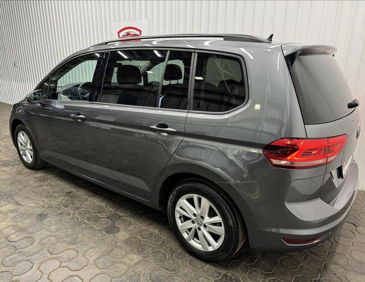 Volkswagen Touran 6