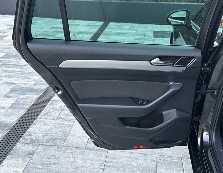 Volkswagen Passat Kombi 1,4 l 110 kw