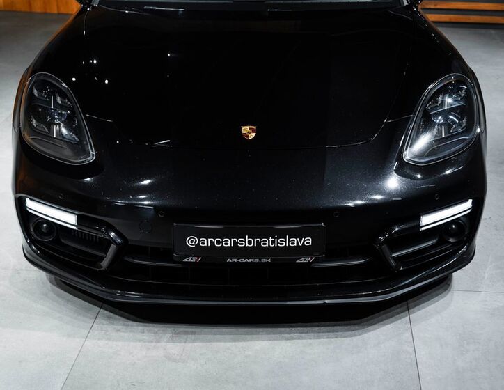 Porsche Panamera 4