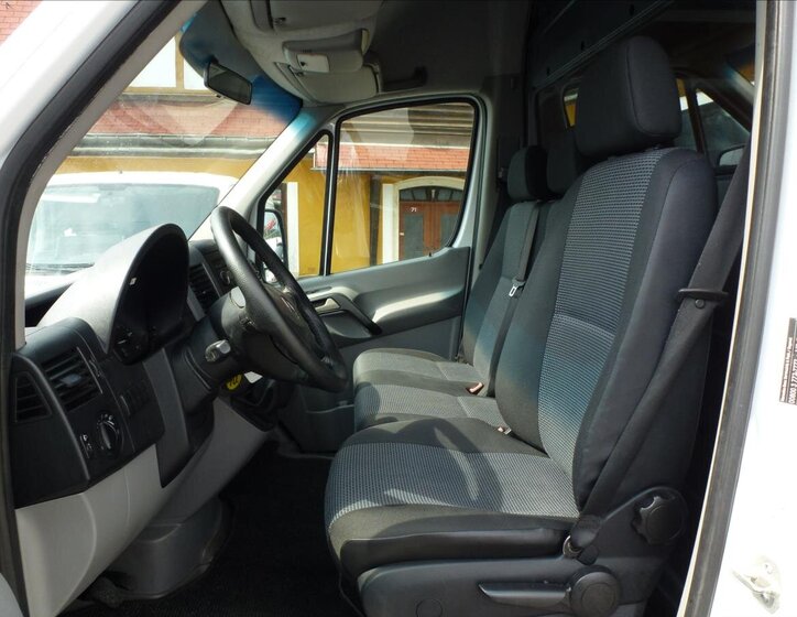 Mercedes-Benz Sprinter 17