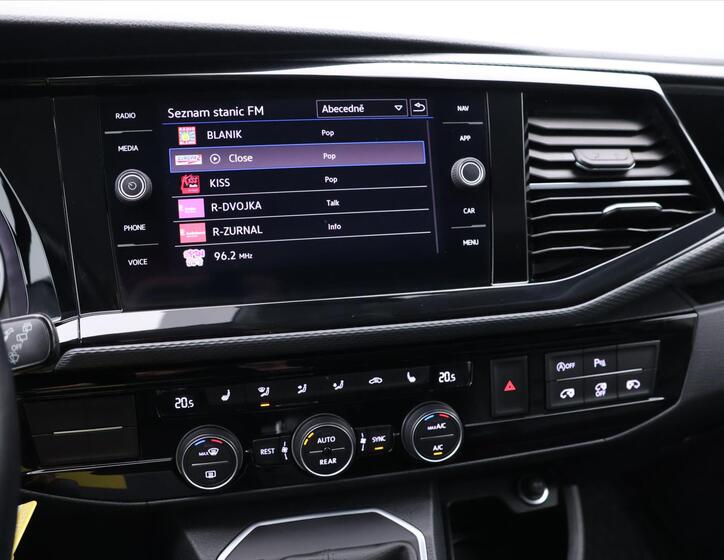 Volkswagen Multivan 26