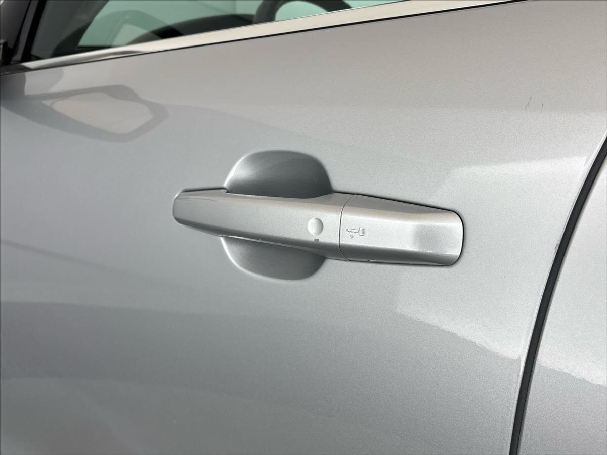 Jaguar F-Pace SUV / Terénní 2,0 l 132 kw