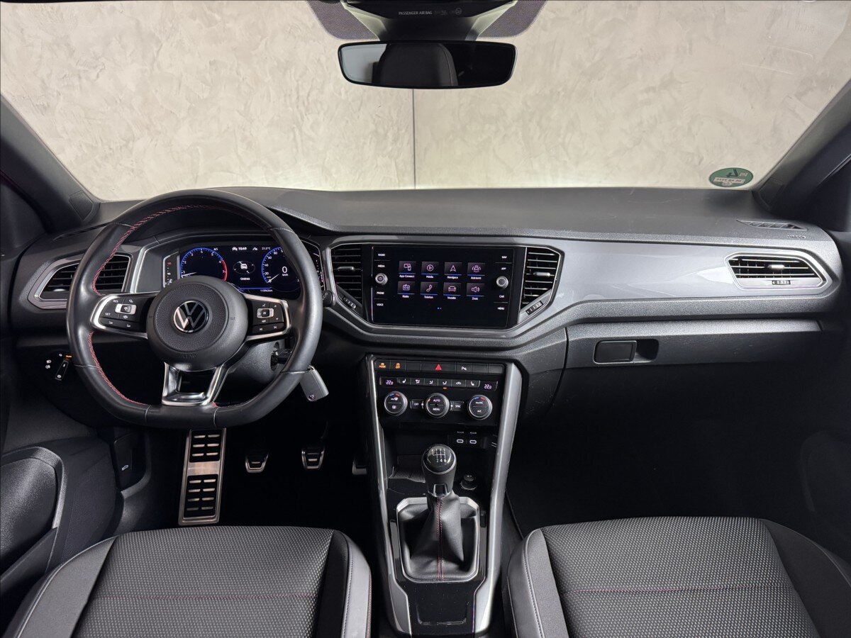 Volkswagen T-Roc SUV / Terénní 1,5 l 110 kw