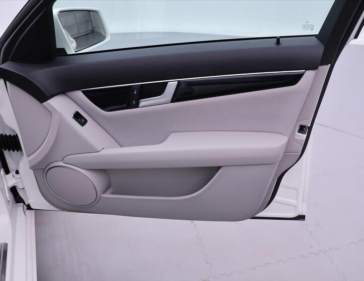 Mercedes-Benz Třídy C 12