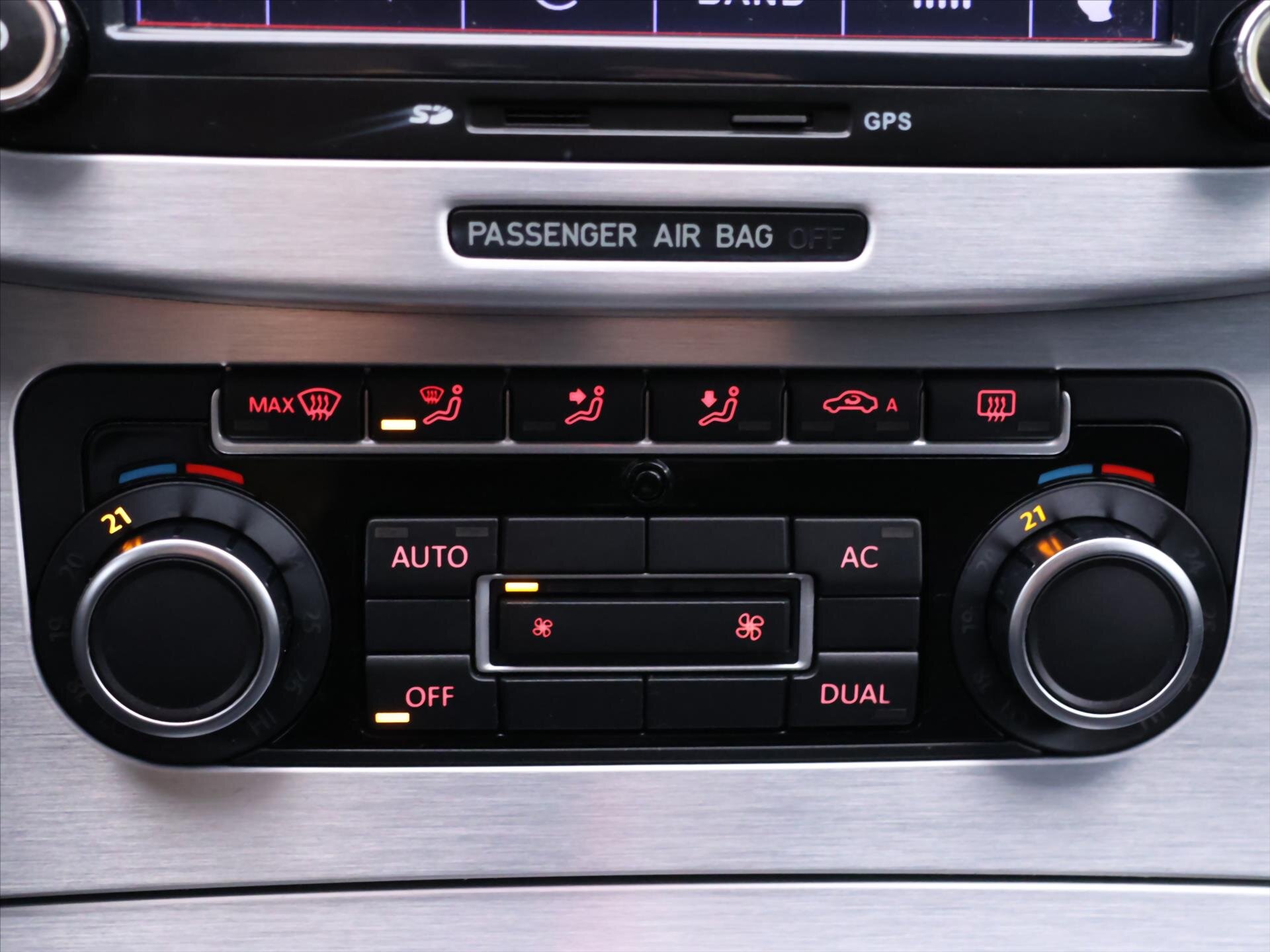 Volkswagen Passat CC Sedan 2,0 l 103 kw