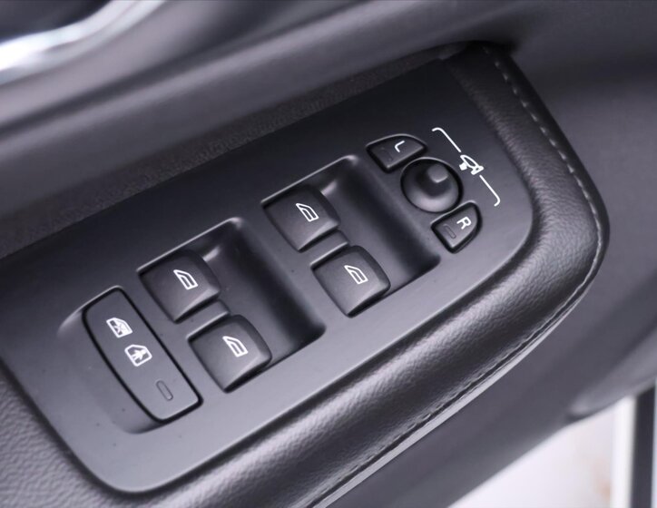 Volvo V60 Kombi 2,0 l 186 kw