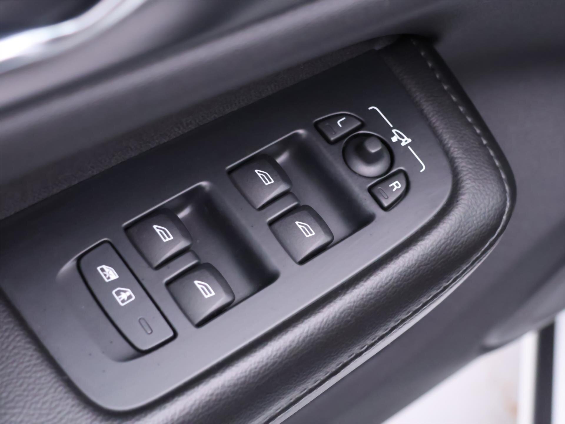 Volvo V60 Kombi 2,0 l 186 kw