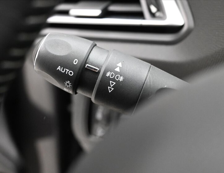 Peugeot 308 Kombi 1,5 l 96 kw