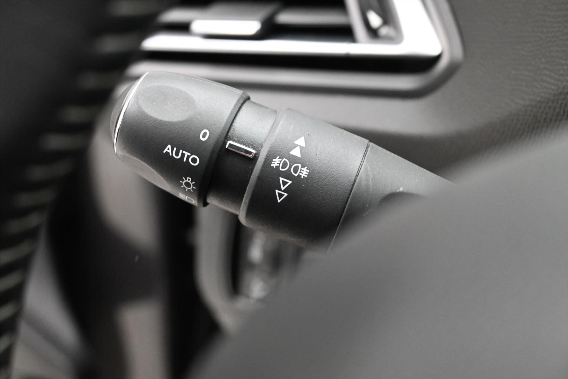 Peugeot 308 Kombi 1,5 l 96 kw