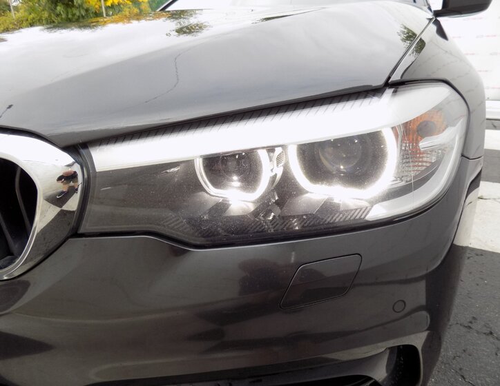 BMW Řada 5 Kombi 3,0 l 195 kw