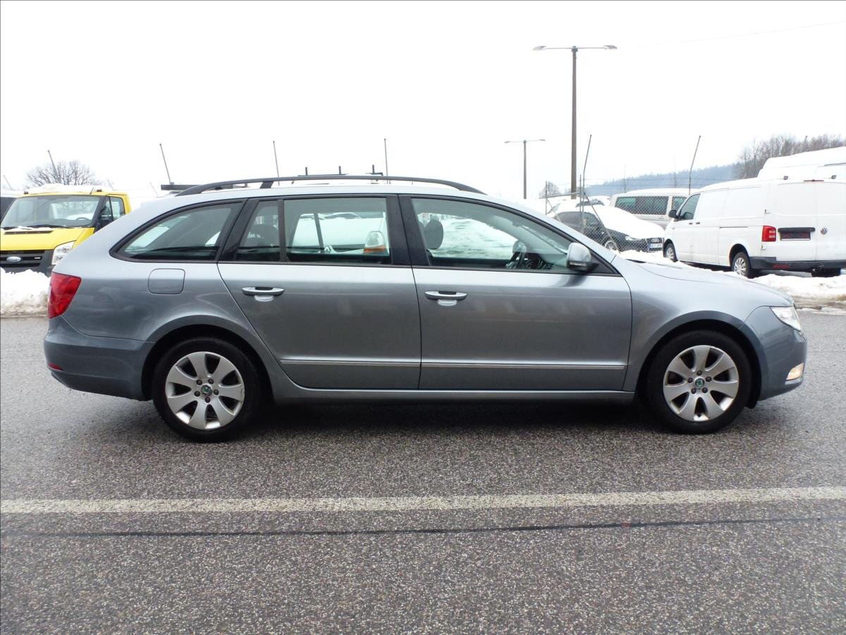 Škoda Superb Kombi 1,6 l 77 kw
