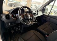 Mercedes-Benz Sprinter 11
