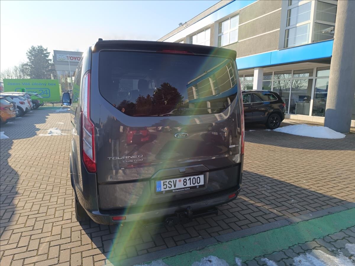 Ford Tourneo Custom MPV 2,0 l 110 kw