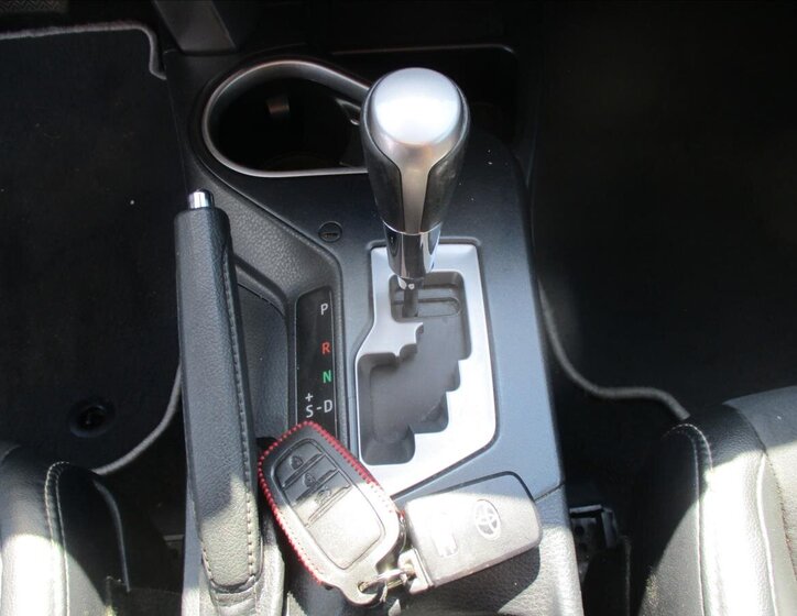 Toyota RAV4 SUV 2,5 l 145 kw
