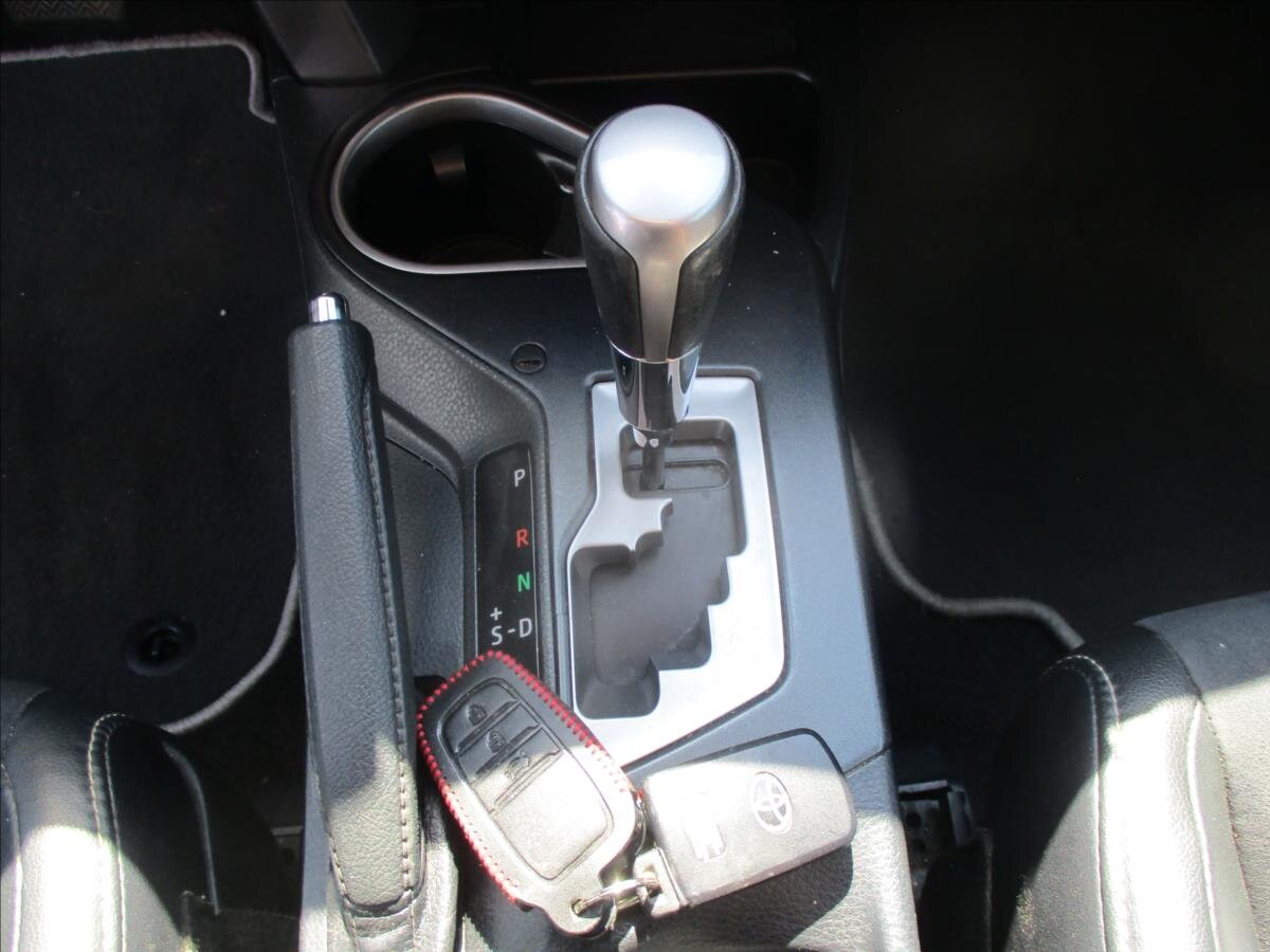 Toyota RAV4 SUV 2,5 l 145 kw