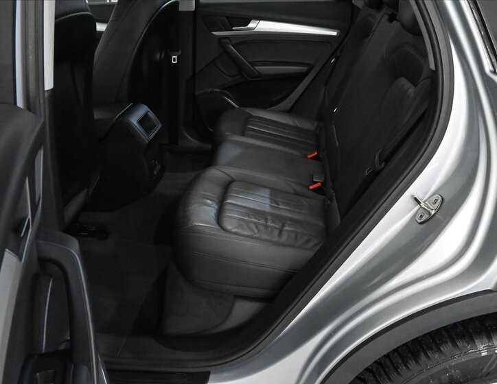 Audi Q5 SUV / Terénní 2,0 l 140 kw