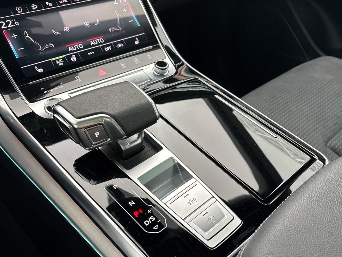 Audi Q8 SUV / Terénní 3,0 l 210 kw