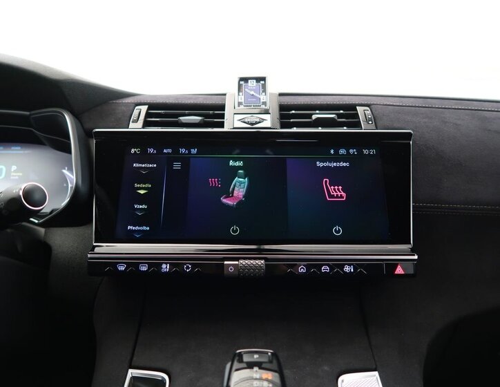 DS Automobiles DS7 Crossback SUV / Terénní 1,6 l 147 kw