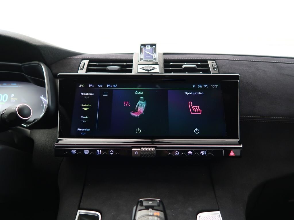 DS Automobiles DS7 Crossback SUV / Terénní 1,6 l 147 kw