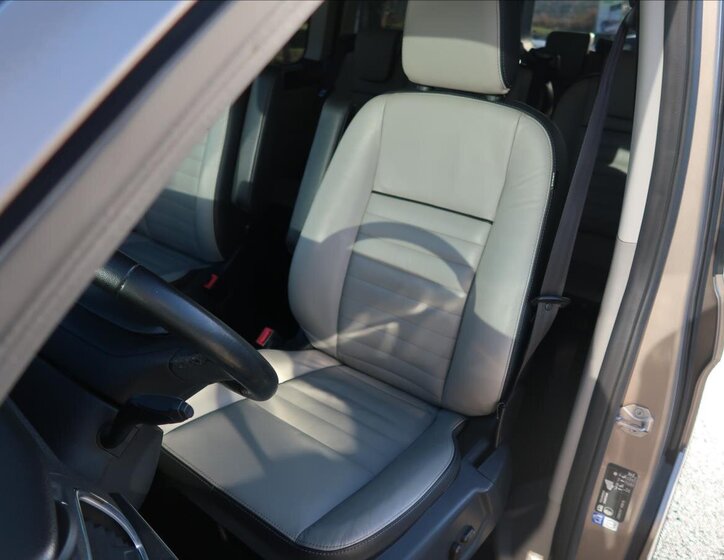Ford Tourneo Custom MPV 2,0 l 96 kw