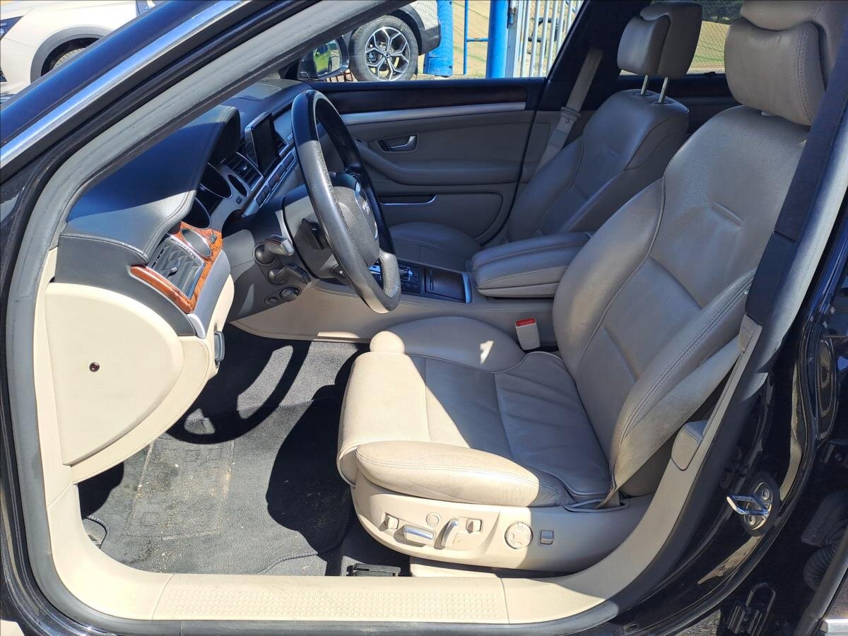 Audi A8 Sedan / Limuzína 4,1 l 240 kw