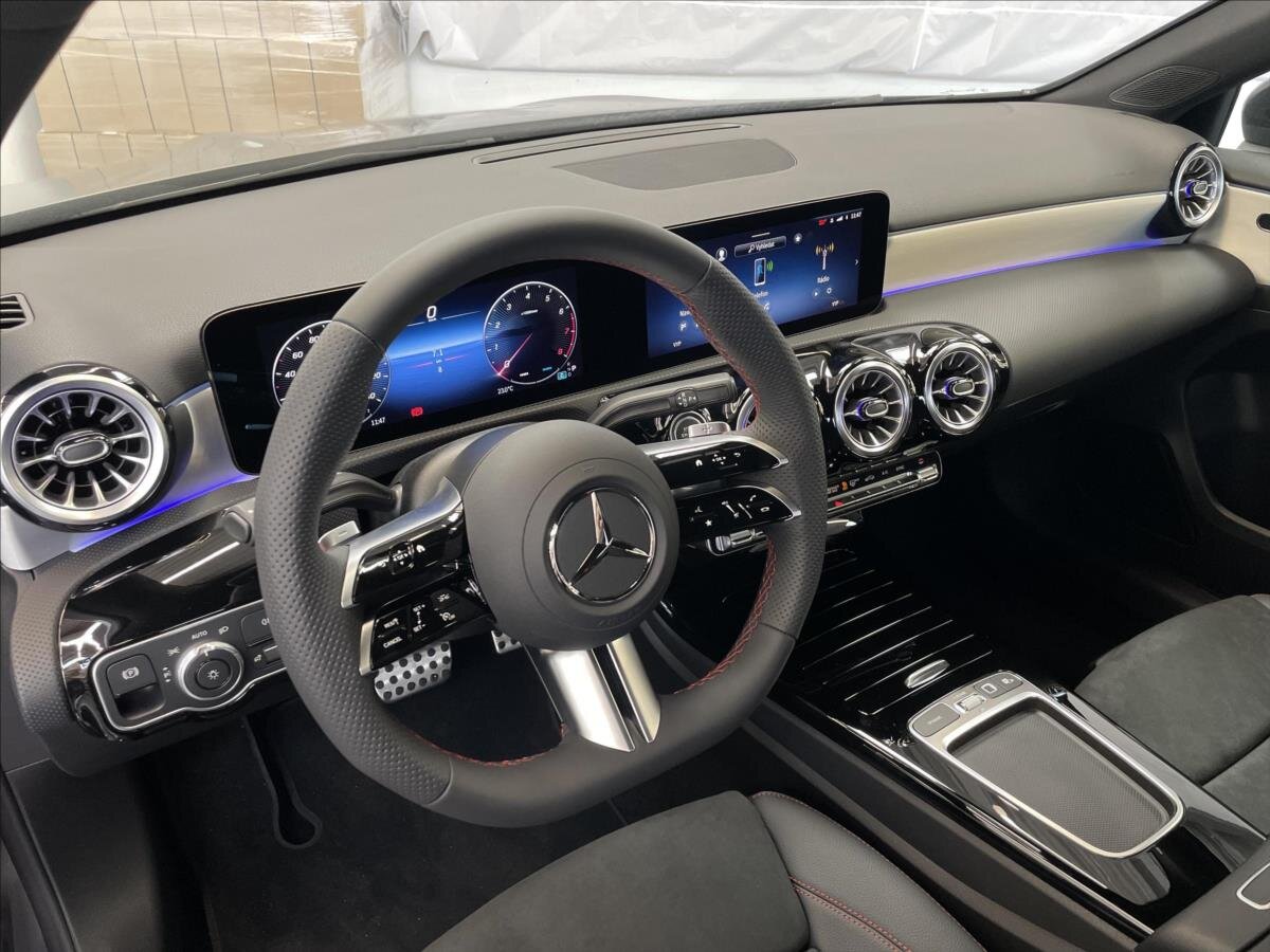Mercedes-Benz Třídy A Sedan 1,3 l 120 kw