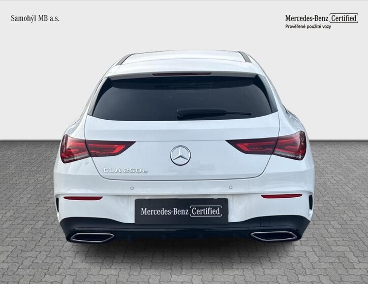 Mercedes-Benz CLA 4