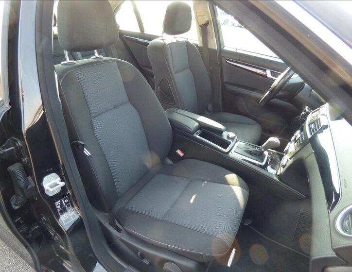 Mercedes-Benz Třídy C Sedan / Limuzína 2,1 l 88 kw