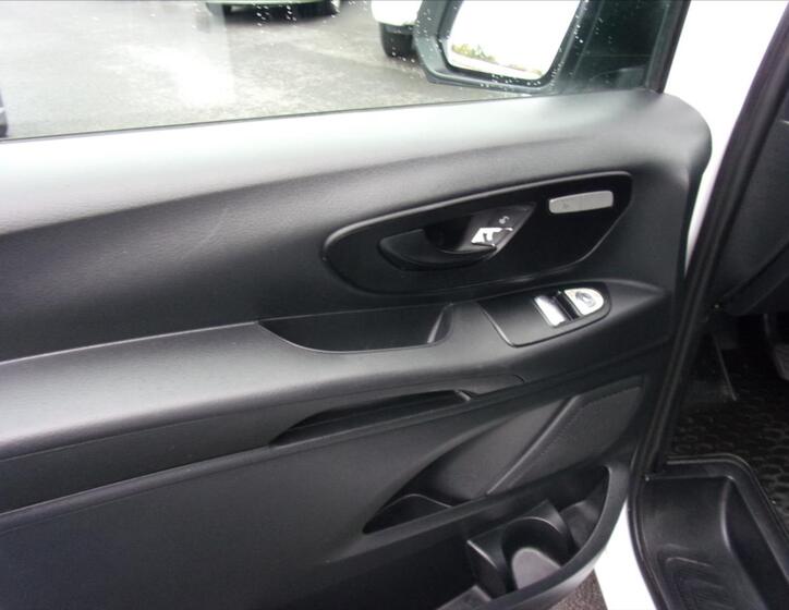 Mercedes-Benz Vito 14