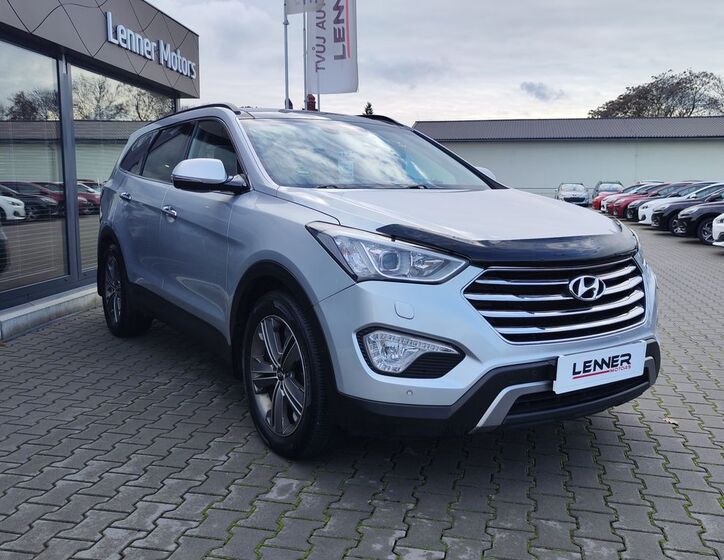 Hyundai Grand Santa Fe 3