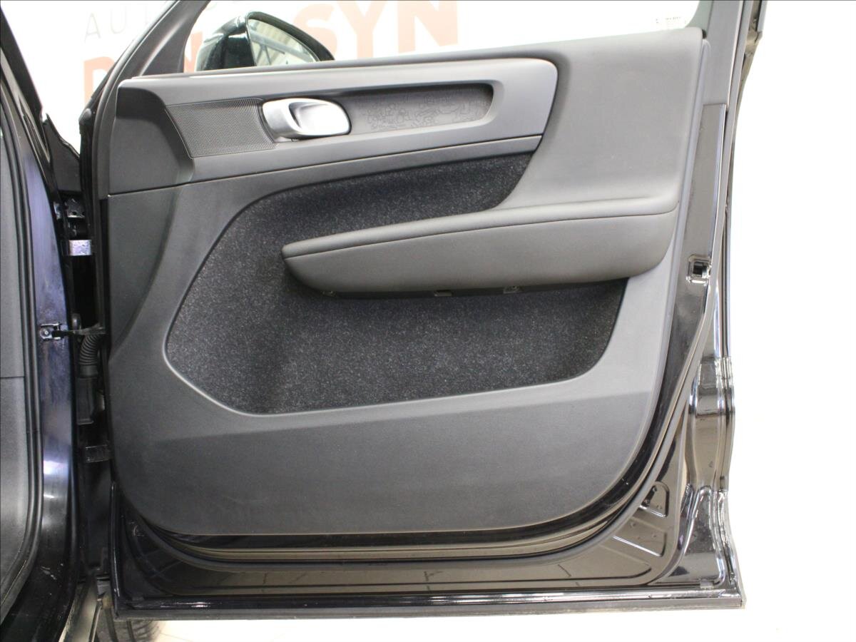 Volvo XC40 SUV 1,5 l 115 kw