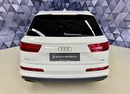 Audi Q7 6