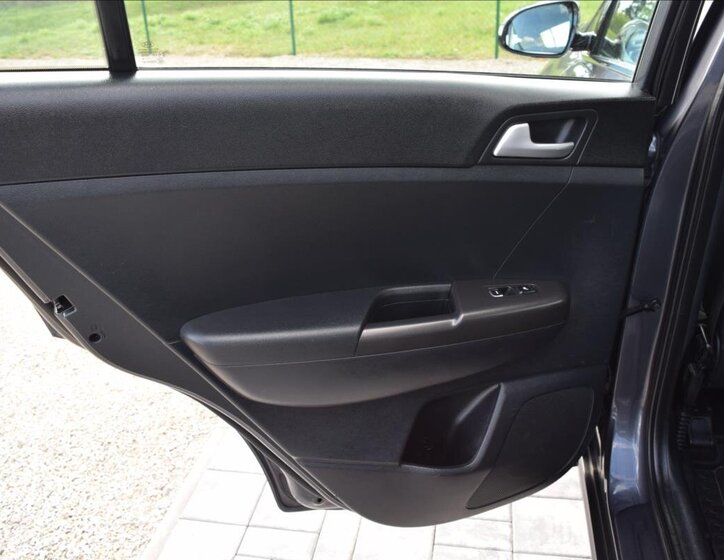 KIA Sportage SUV 2,0 l 100 kw