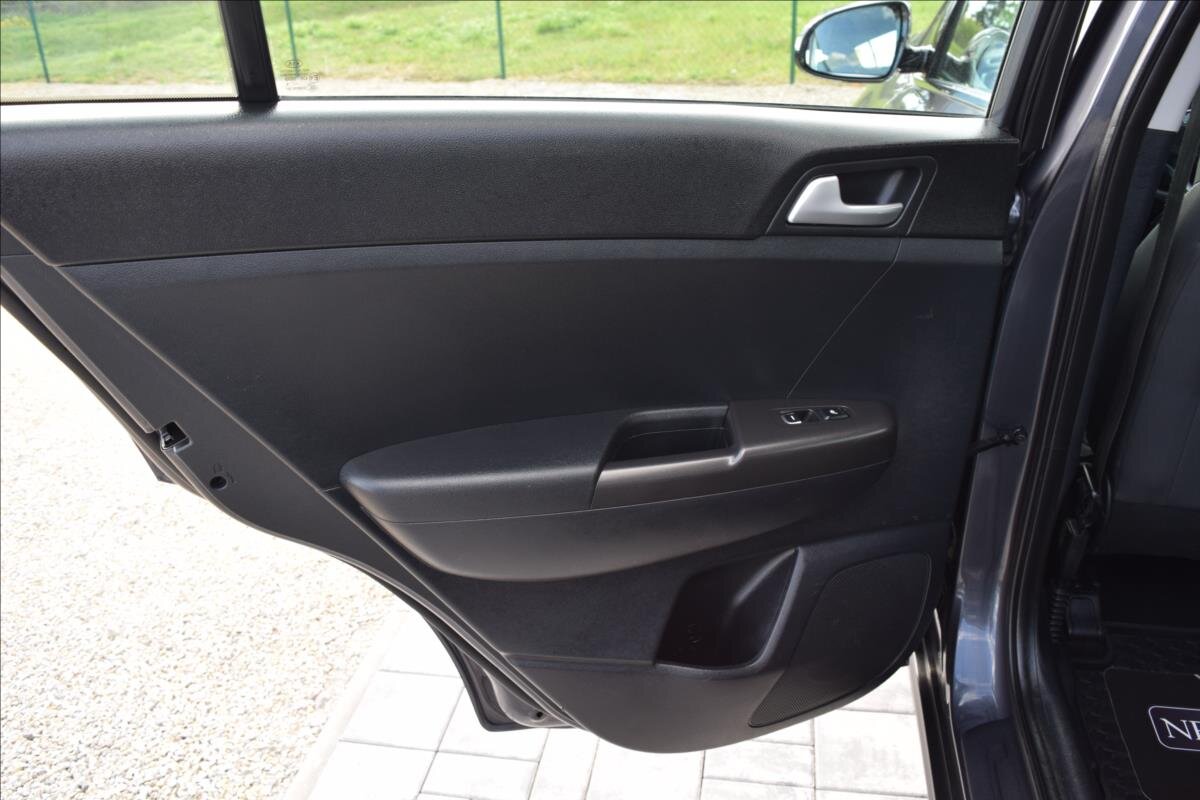 KIA Sportage SUV 2,0 l 100 kw