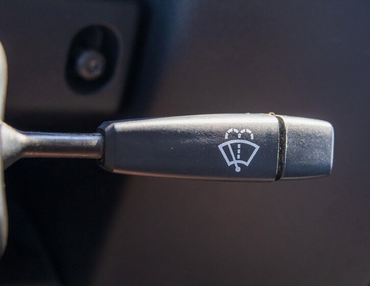 Land Rover Defender 18