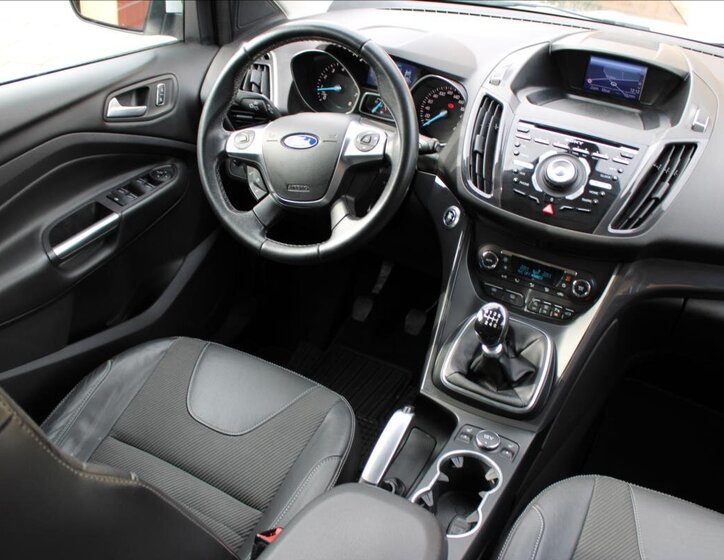 Ford Kuga SUV 1,5 l 110 kw