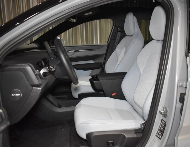 Volvo EX30 SUV / Terénní 0,0 315 kw