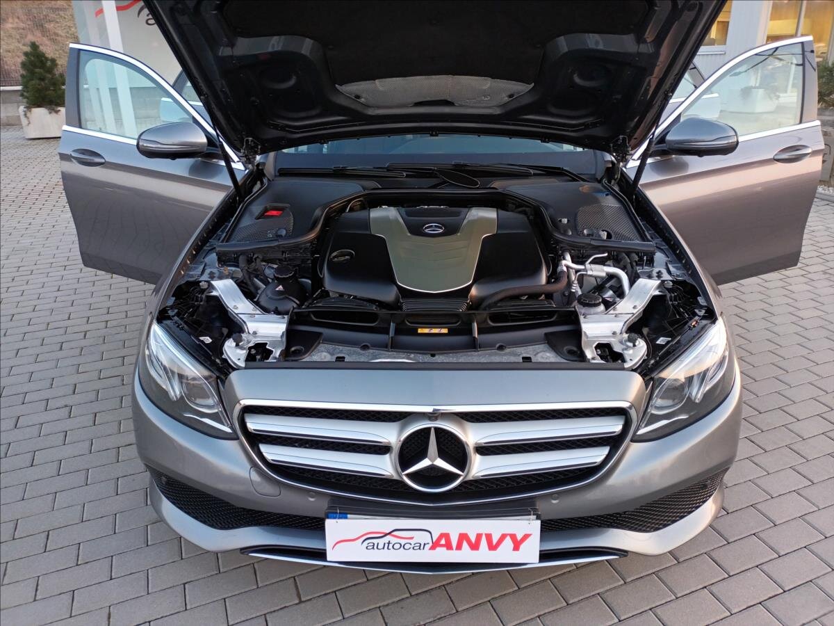 Mercedes-Benz Třídy E Kombi 3,0 l 190 kw