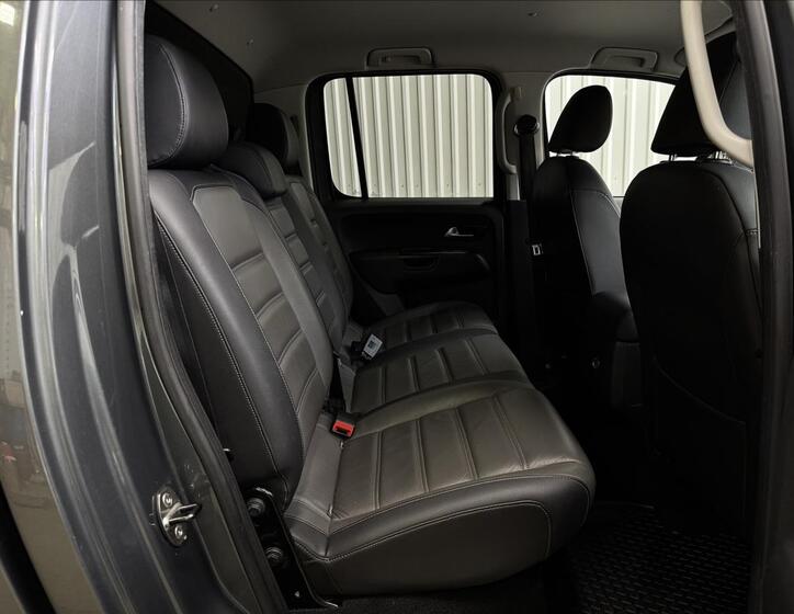 Volkswagen Amarok 32